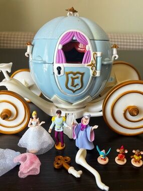 99% Complete 1999 Cinderella Royal Carriage Polly Pocket